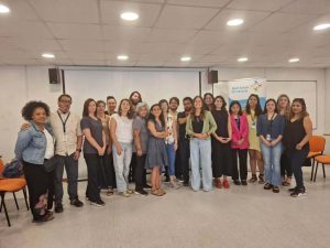 Brechas en salud: migrantes enfrentan barreras de acceso pese a normativas vigentes en Chile